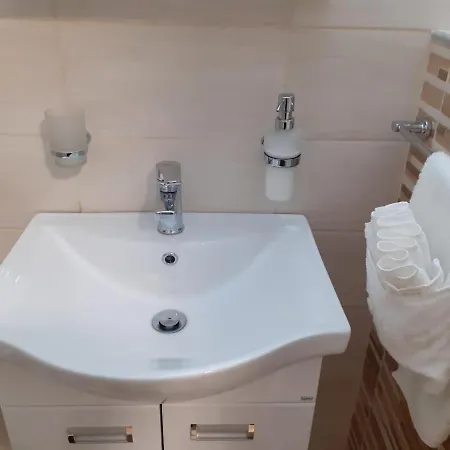 Apartment Nena *